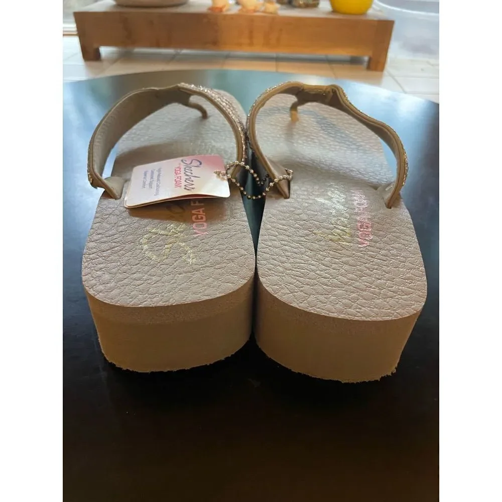 Skechers Sandals (SZ 9)